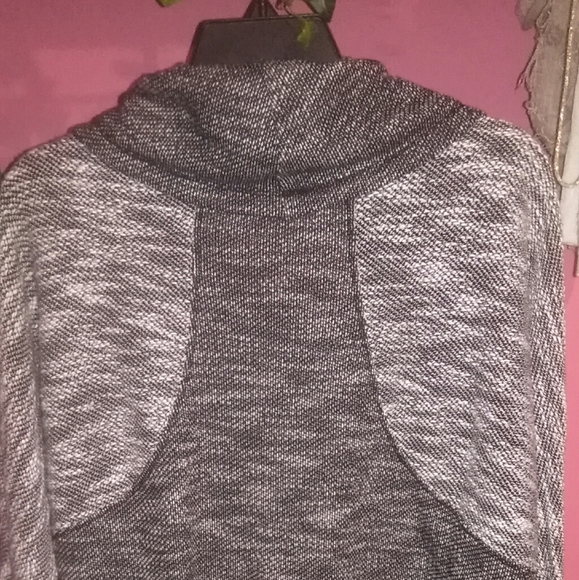 Calvin Klein Performance Pullover - Picture 3 of 4